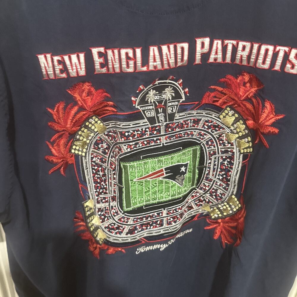 Tommy Bahama New England Patriots Stadium Camp Shirt Men’s XL Button Up Blue - Picture 9 of 10